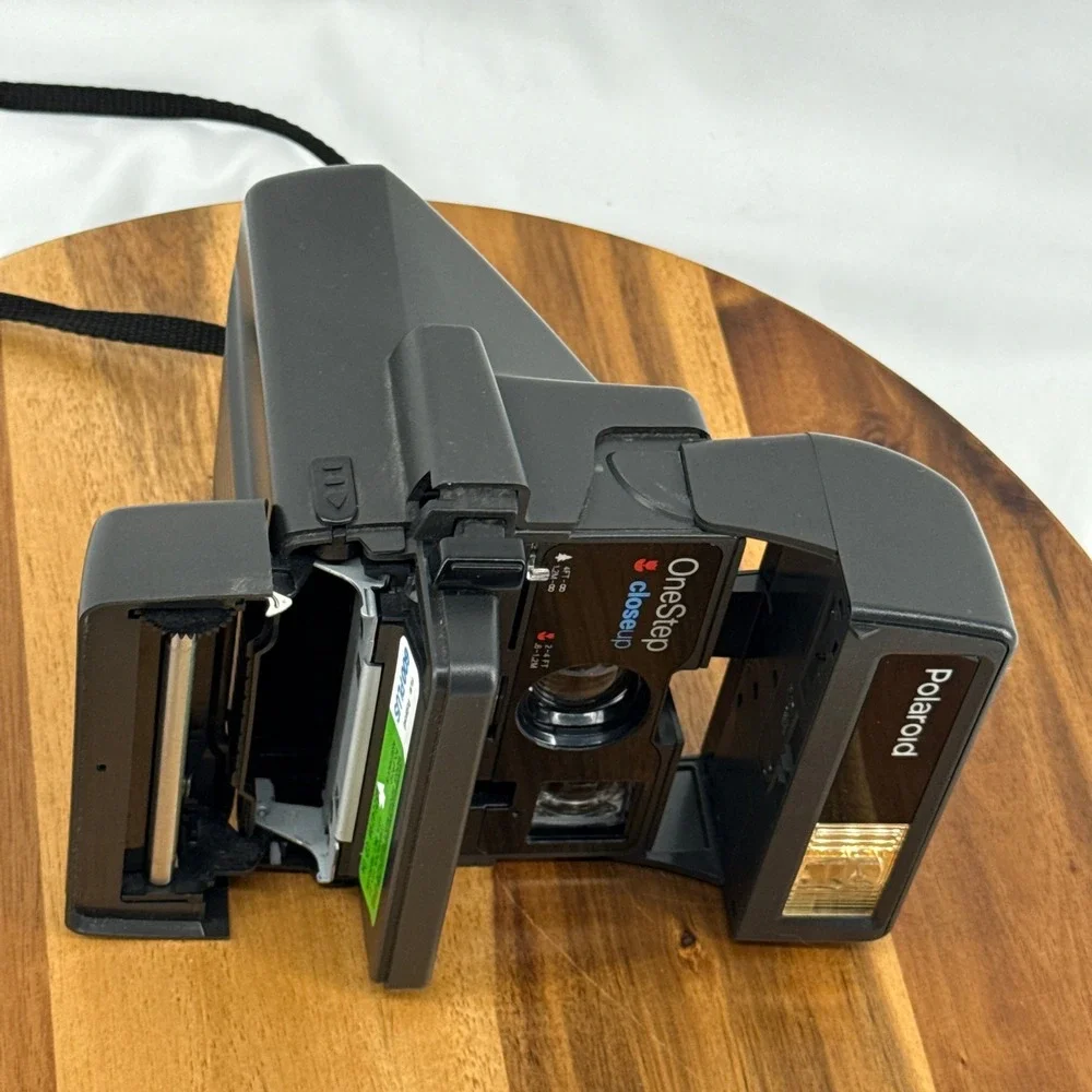 Polaroid OneStep Closeup Camera Black Instant 600 Film Flash Not Tested